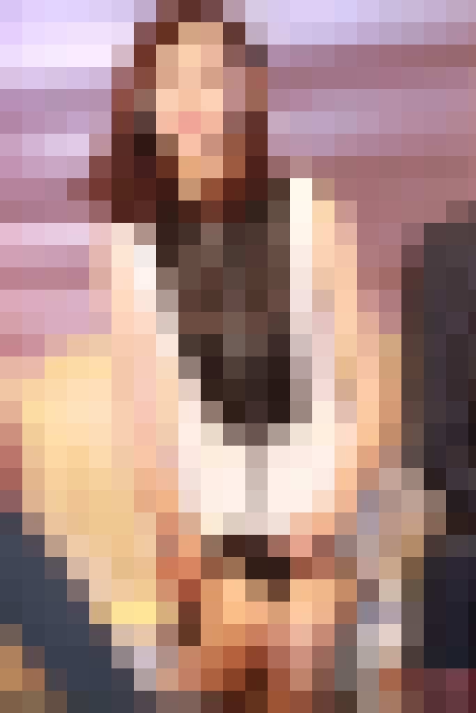 唐嫣猛拉裙角也遮不住內褲外露_中國藝人走光