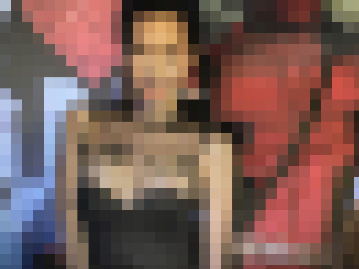 王思佳露兩點不慎走光