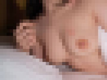 奶頭硬了  想被吸 奶頭硬了  想被吸